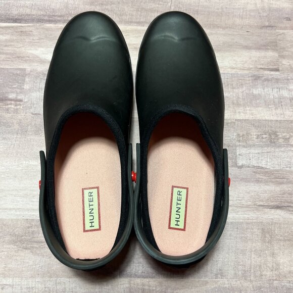 Hunter Womens Black Rubber Clogs With Multicolor Sole - Picture 5 of 10